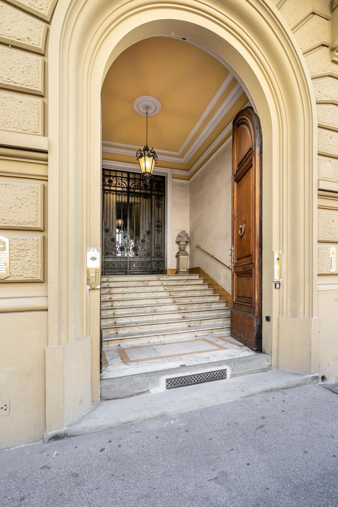 San Marco Black Appartamento Luxury Con Terrazzo E Parcheggio Su Richiesta Florence Exterior photo